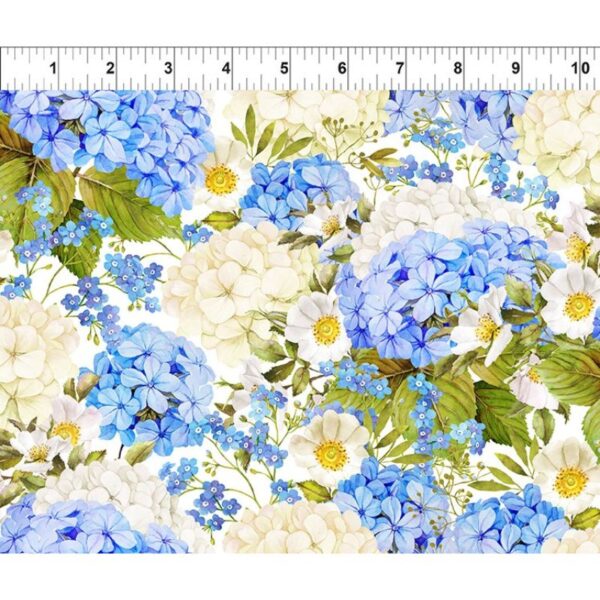 Stof - Periwinkle Spring - Blå og hvide blomster på hvid bund